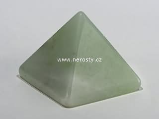 prehnite, pyramid