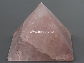 rose quartz, pyramid