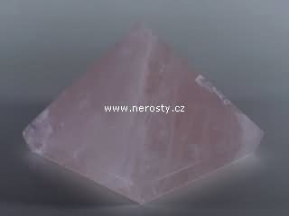 rose quartz, pyramid