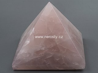 rose quartz, pyramid