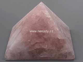 rose quartz, pyramid