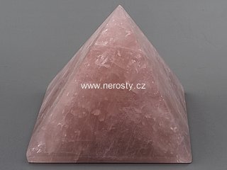 rose quartz, pyramid