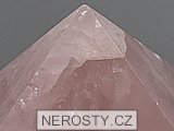 rose quartz, pyramid